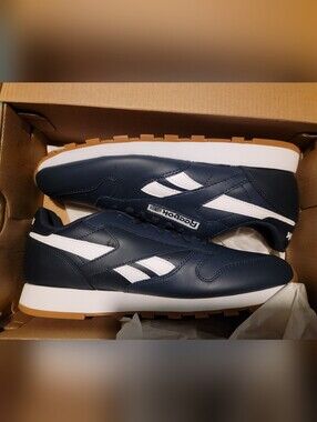 Reebok Classic  Men's Navy Blue & White Retro Leather Sneakers